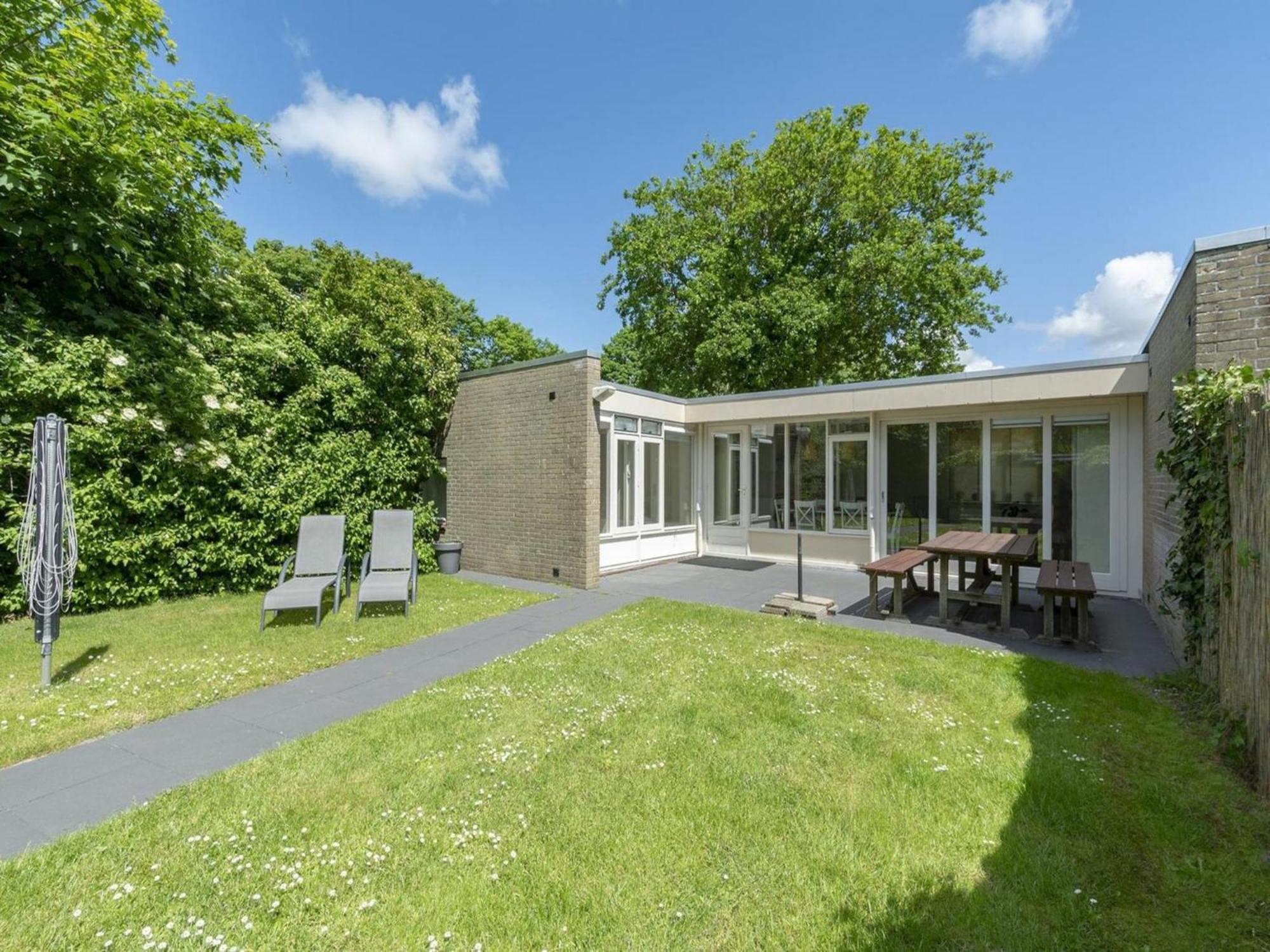 Stylish Bungalow With A Large Garden Sint Maartensvlotbrug Exterior photo